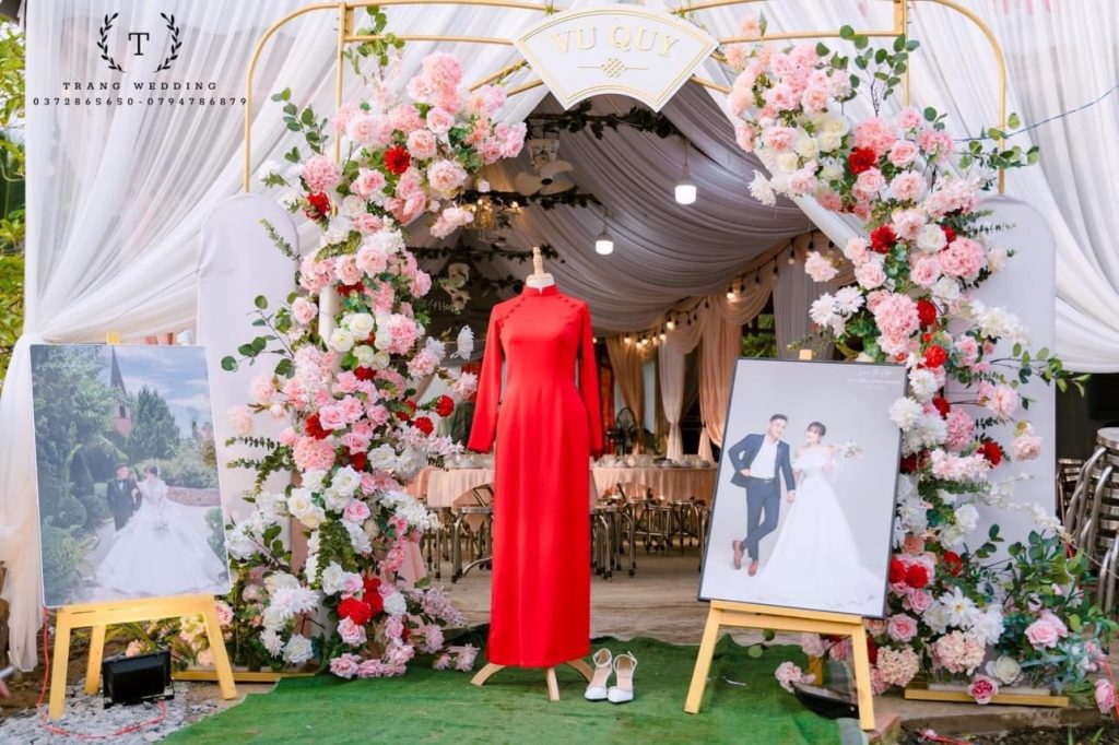 Dịch vụ trang tri phông cưới hỏi Việt Hưng Long Biên