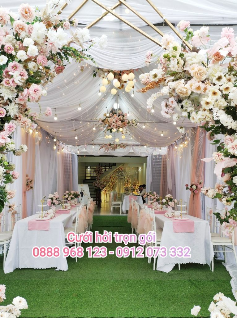 Dịch vụ trang tri phông cưới hỏi Việt Hưng Long Biên